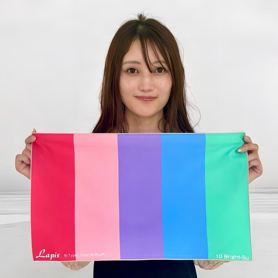 ブライトサマーのドレープを持つお客様